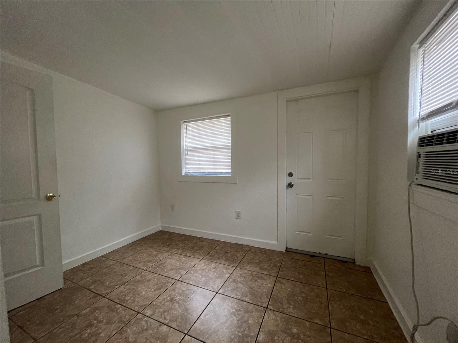 720 22ND AVE W — photo 3