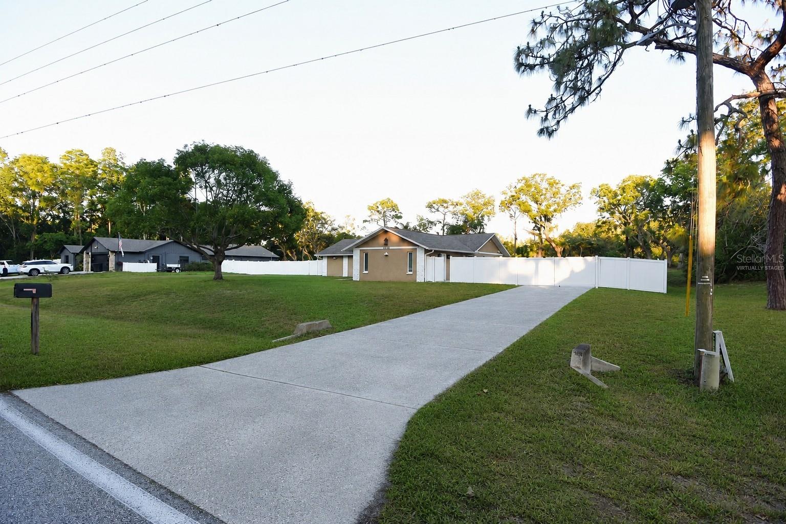 6848 COPPERFIELD DR — photo 6