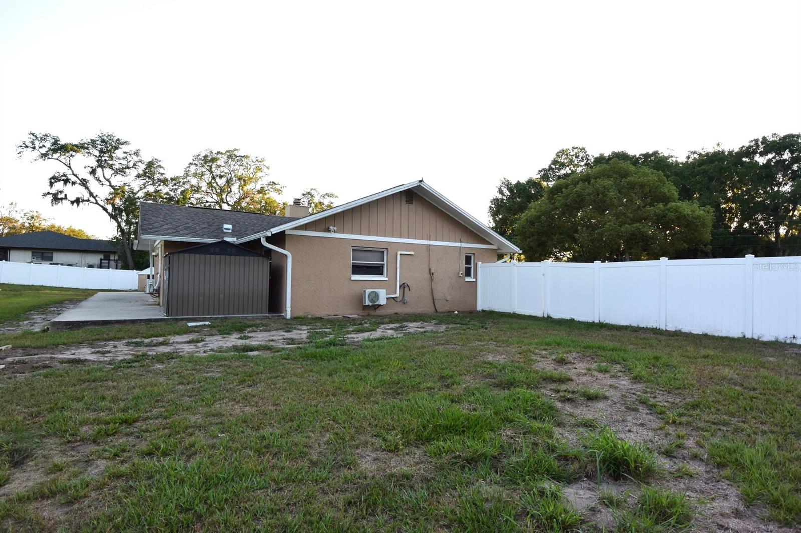 6848 COPPERFIELD DR — photo 24