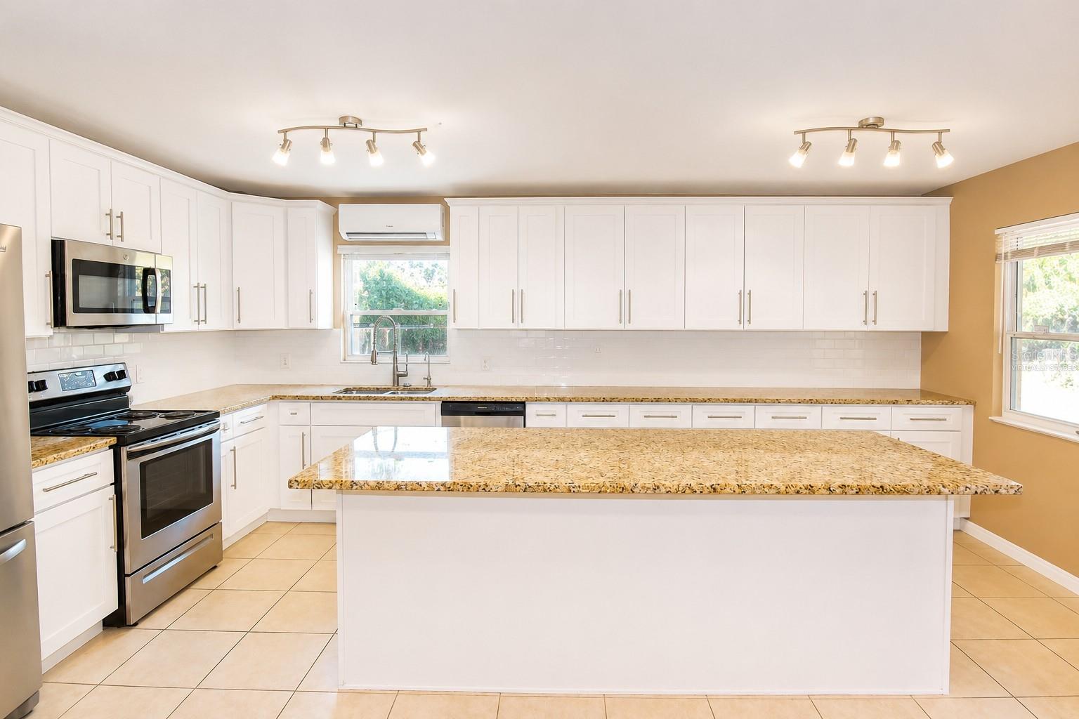 6848 COPPERFIELD DR — photo 4
