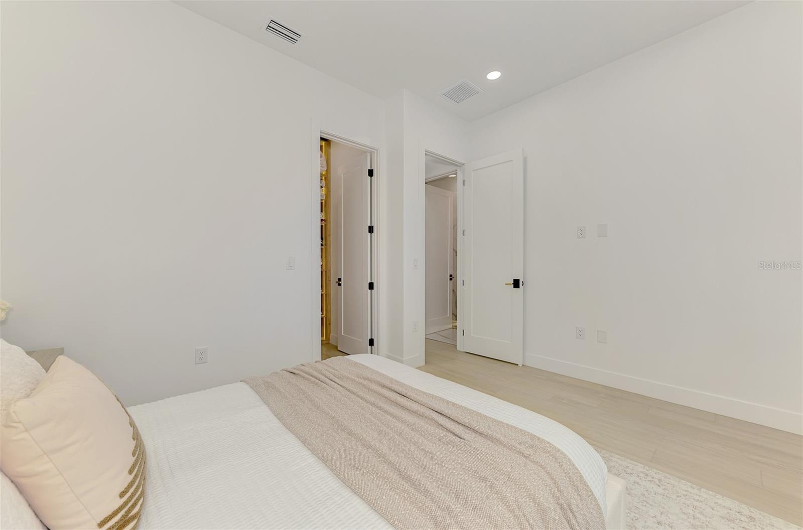 3708 MARSHALL RD — photo 23