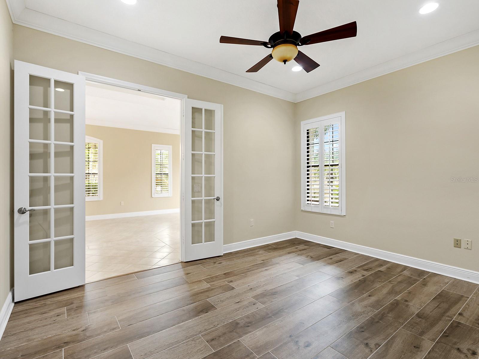 7210 LAKE FOREST GLN — photo 12