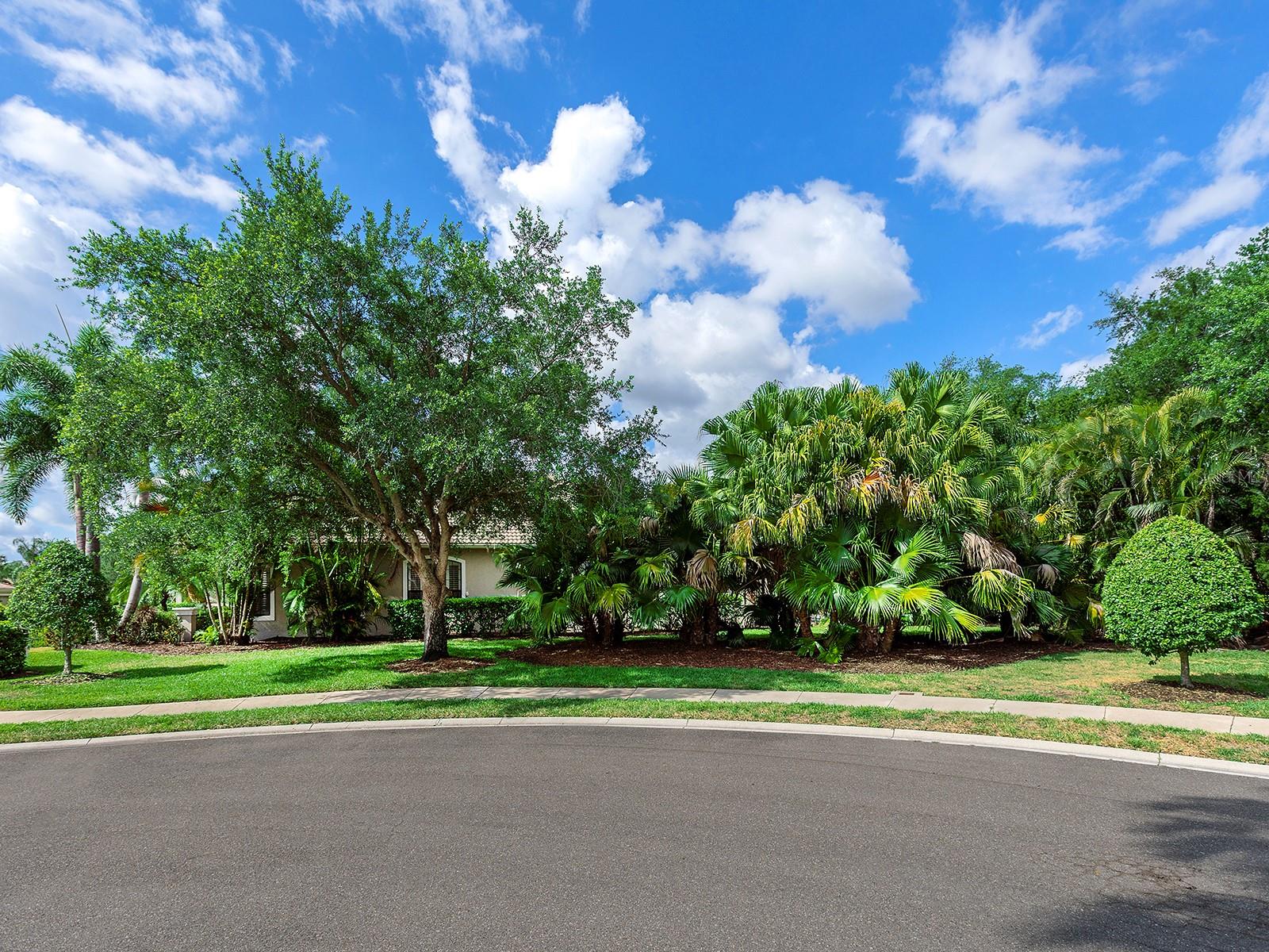 7210 LAKE FOREST GLN — photo 47