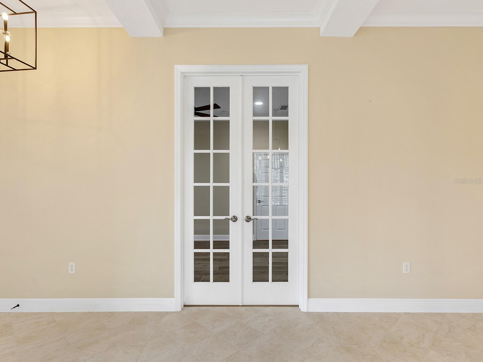 7210 LAKE FOREST GLN — photo 10