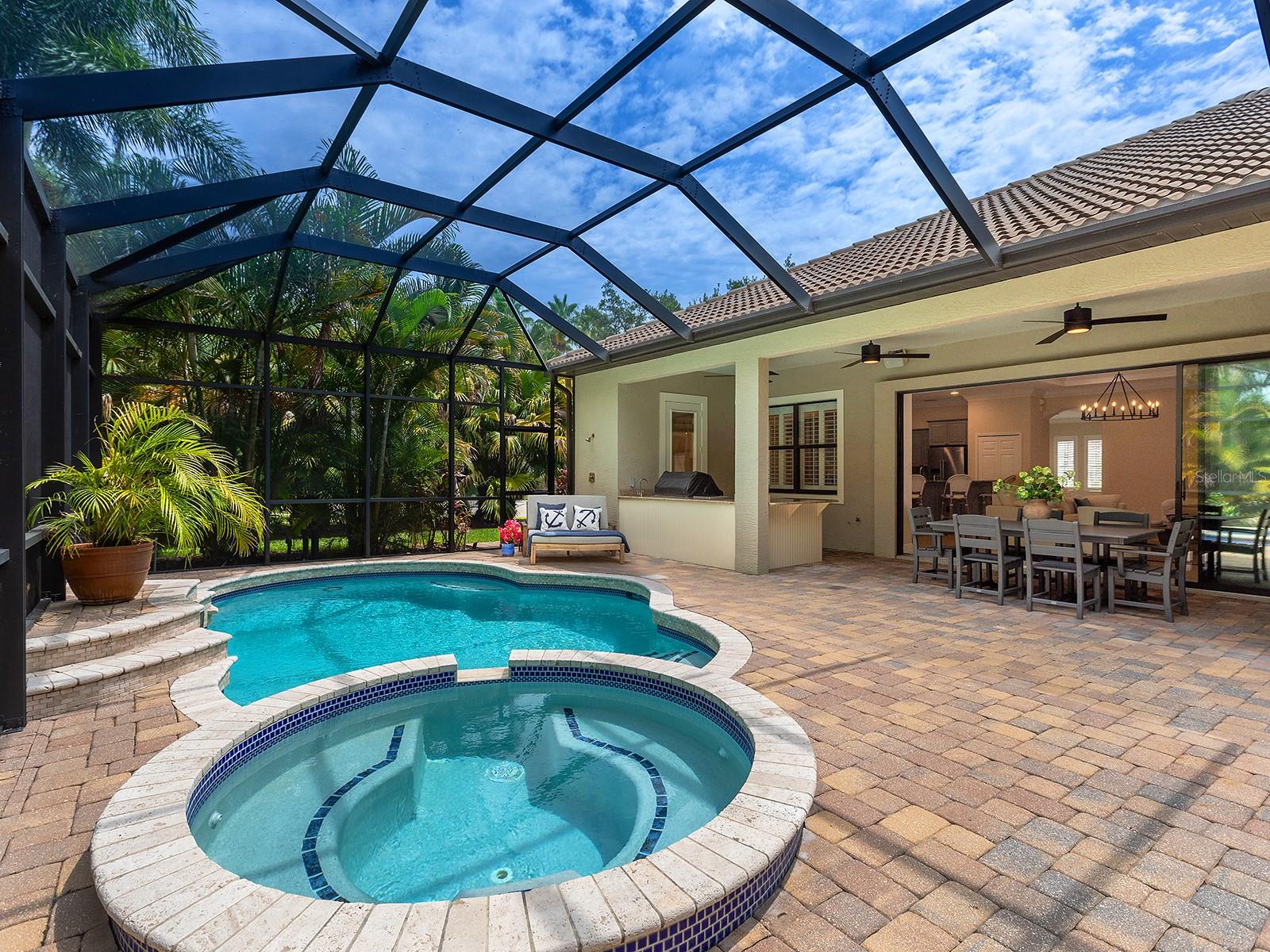 7210 LAKE FOREST GLN — photo 43