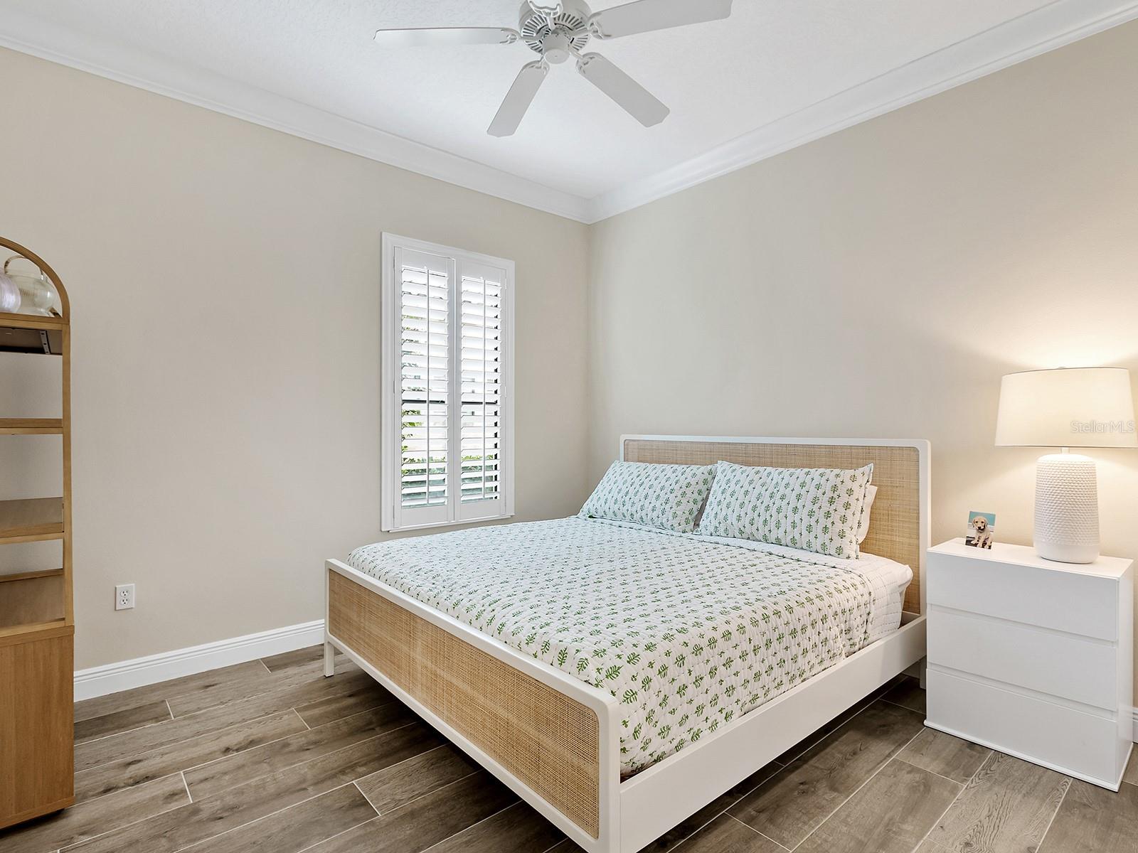 7210 LAKE FOREST GLN — photo 32