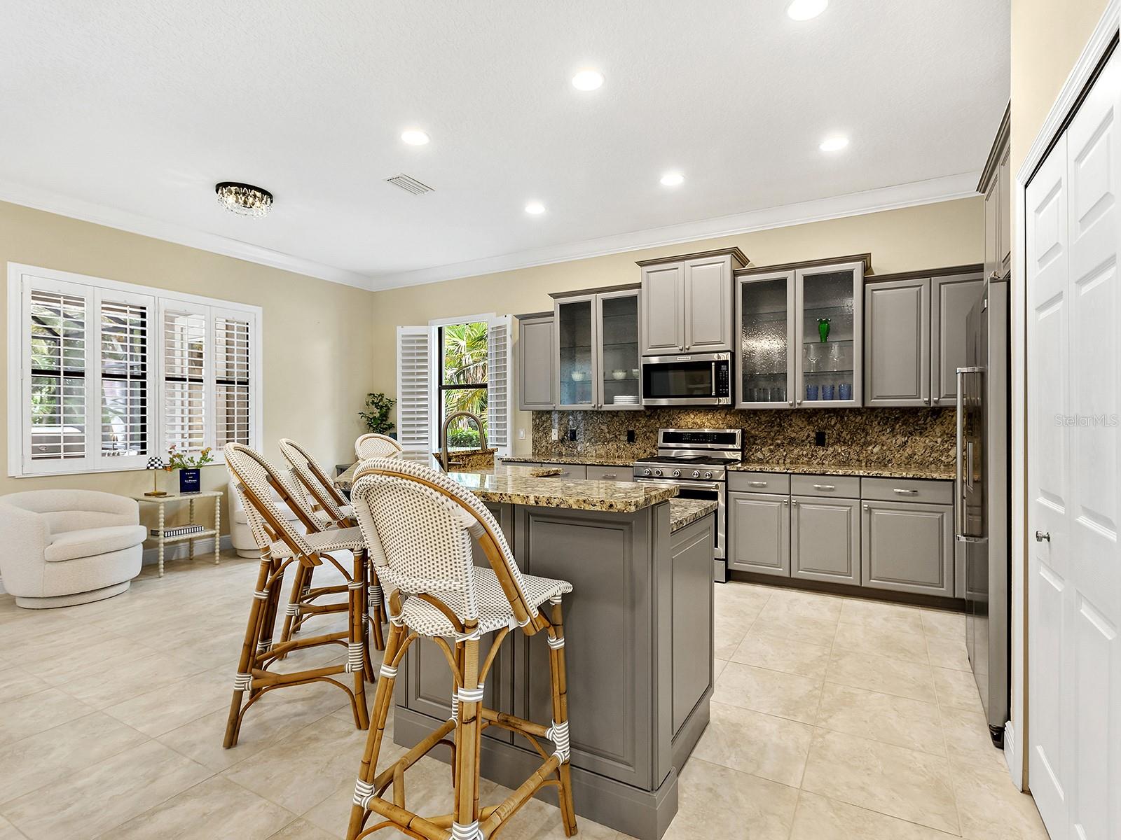 7210 LAKE FOREST GLN — photo 18