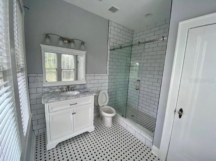 5205 N CENTRAL AVE — photo 13