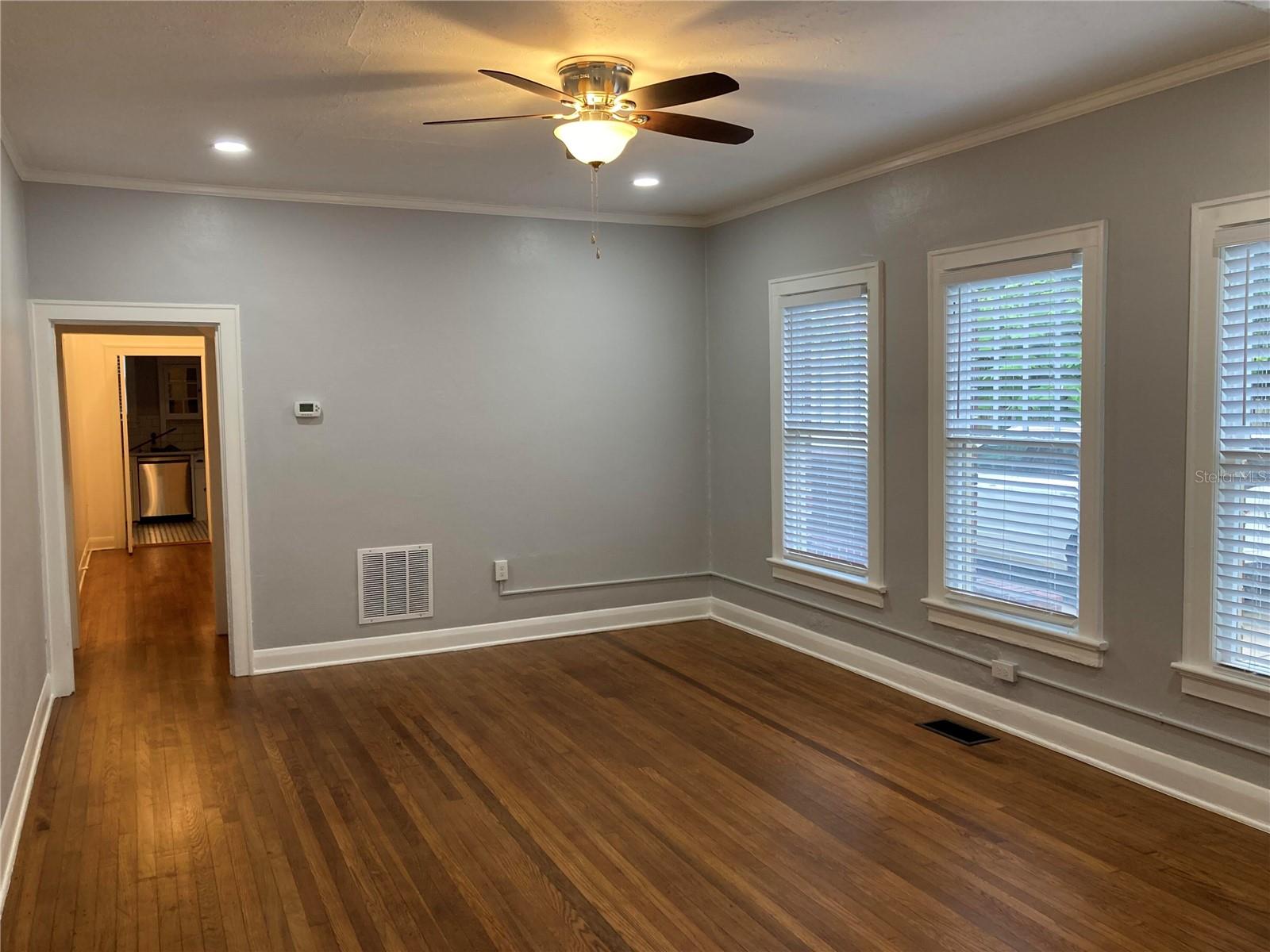 5205 N CENTRAL AVE — photo 10