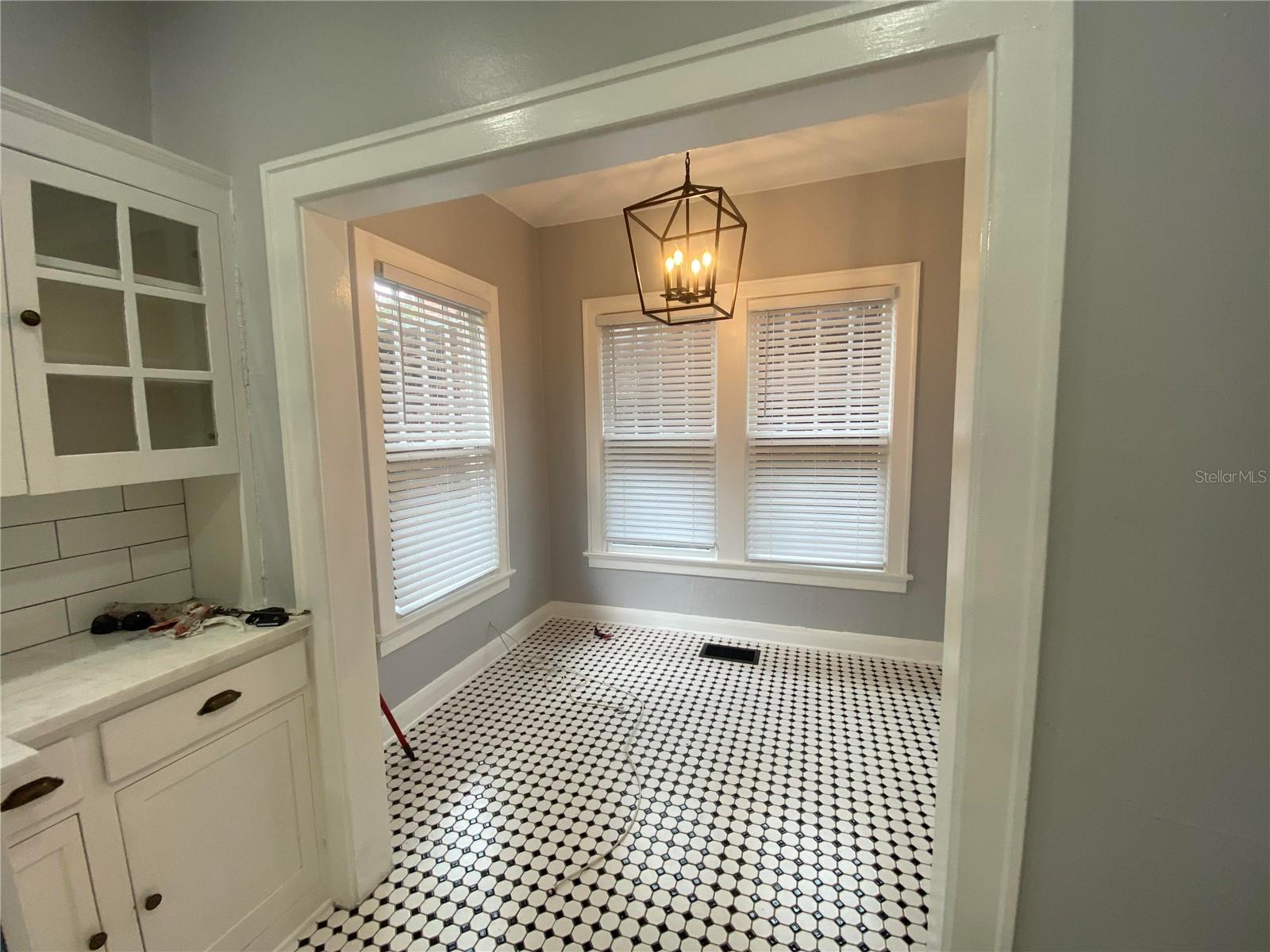 5205 N CENTRAL AVE — photo 12