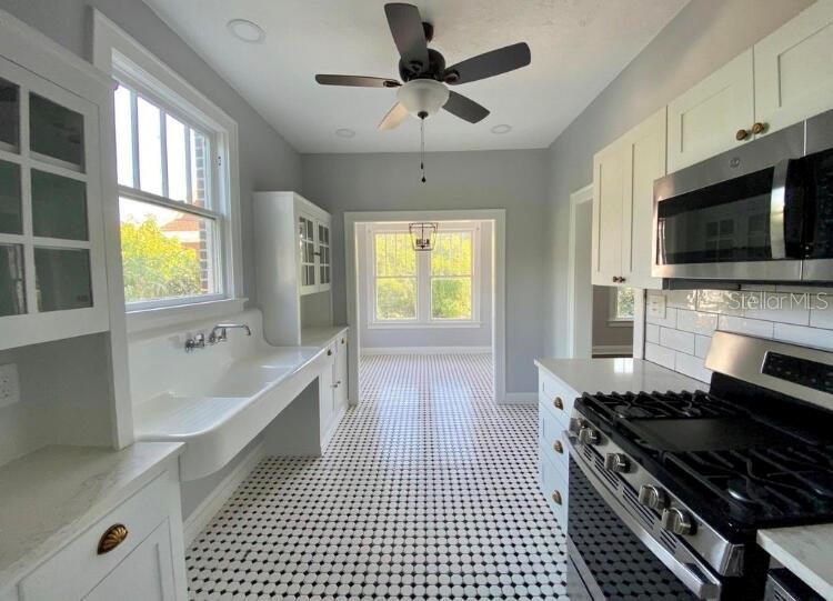 5205 N CENTRAL AVE — photo 11