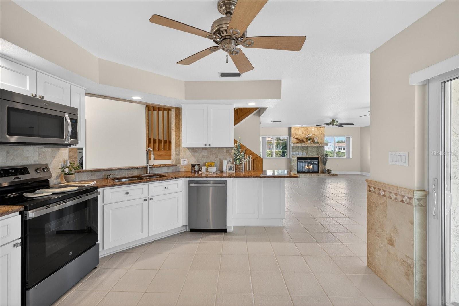 3640 HARBORVIEW CT — photo 16