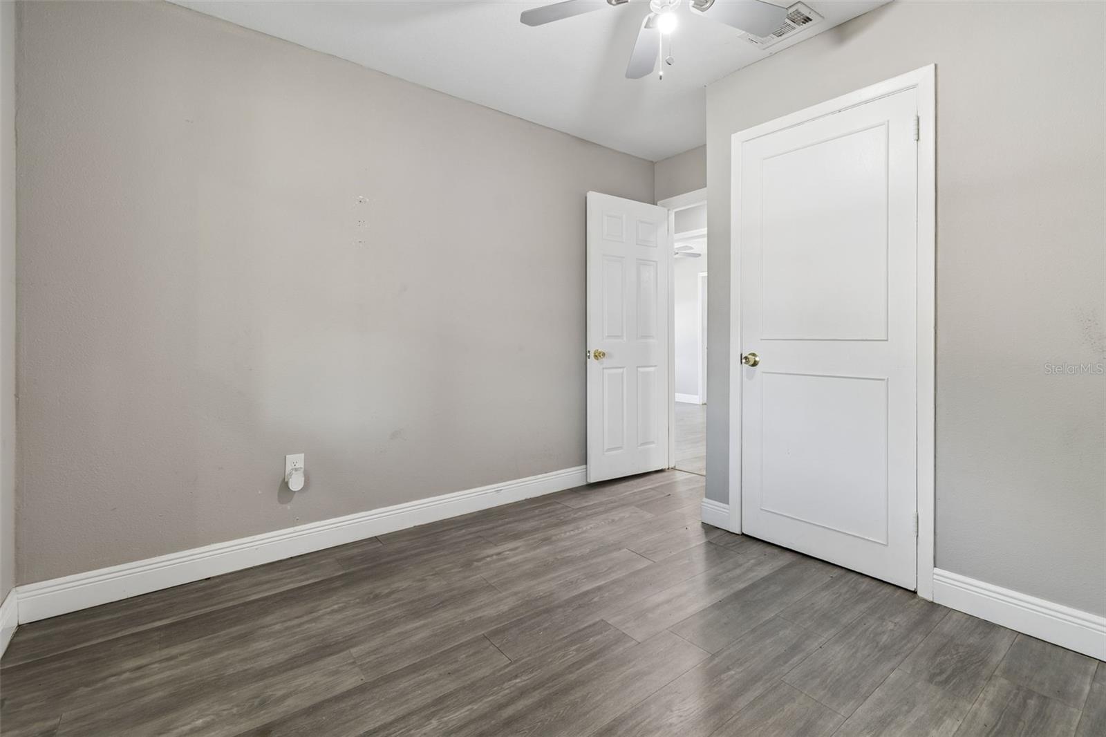 1611 E SHELL POINT RD — photo 30