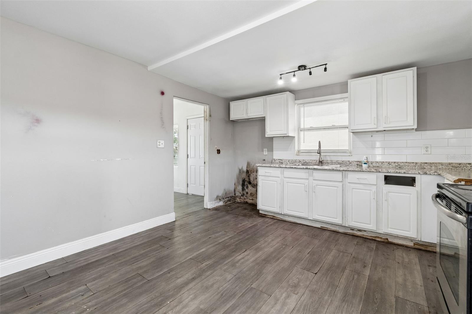 1611 E SHELL POINT RD — photo 18