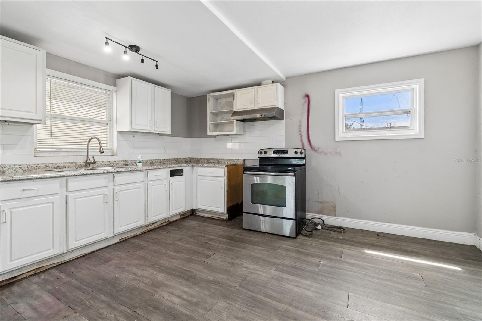 1611 E SHELL POINT RD — photo 19