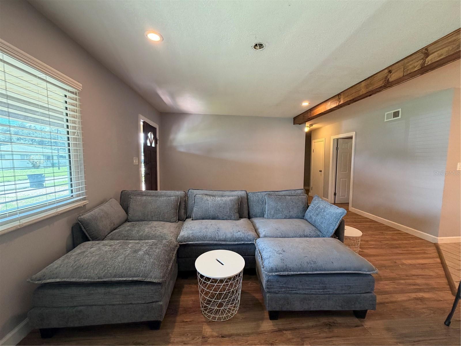 3219 W LEROY ST — photo 8