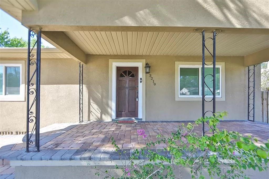 3219 W LEROY ST — photo 2