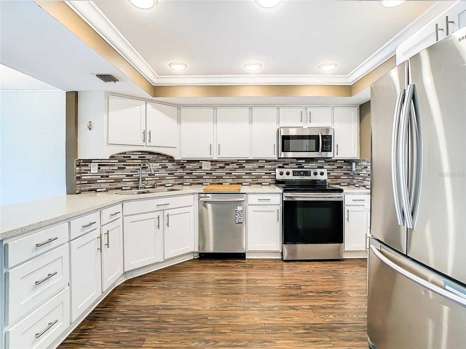 7400 SUN ISLAND DR #503 — photo 11