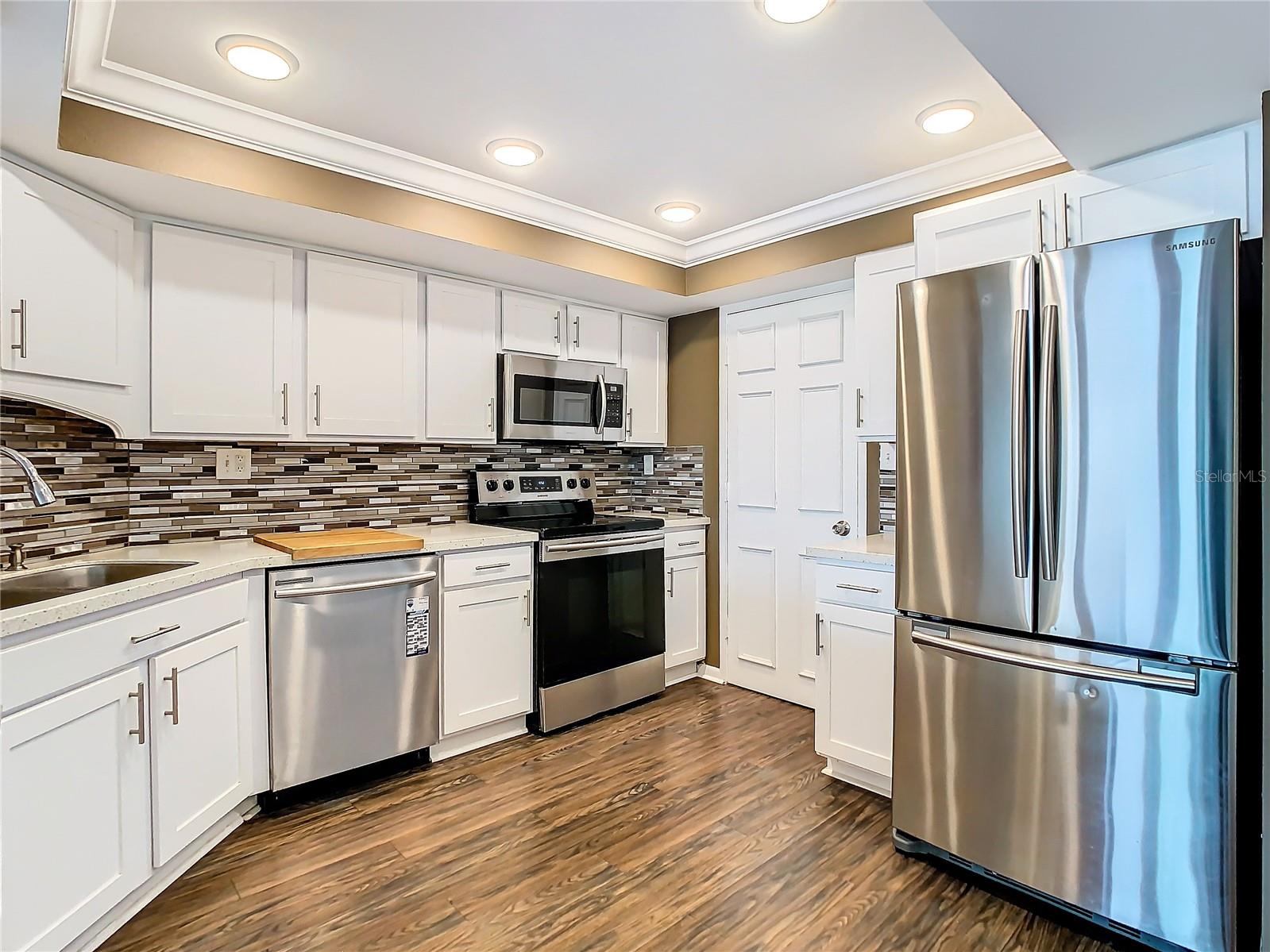 7400 SUN ISLAND DR #503 — photo 10