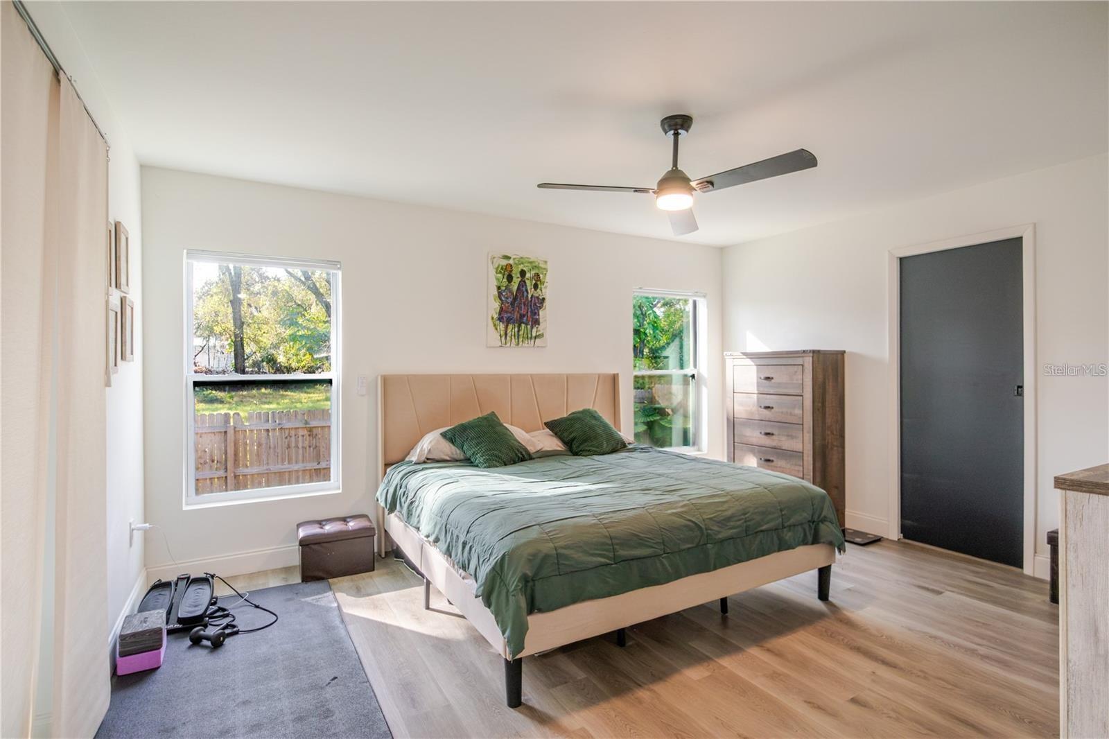 1704 W HANNA AVE — photo 22