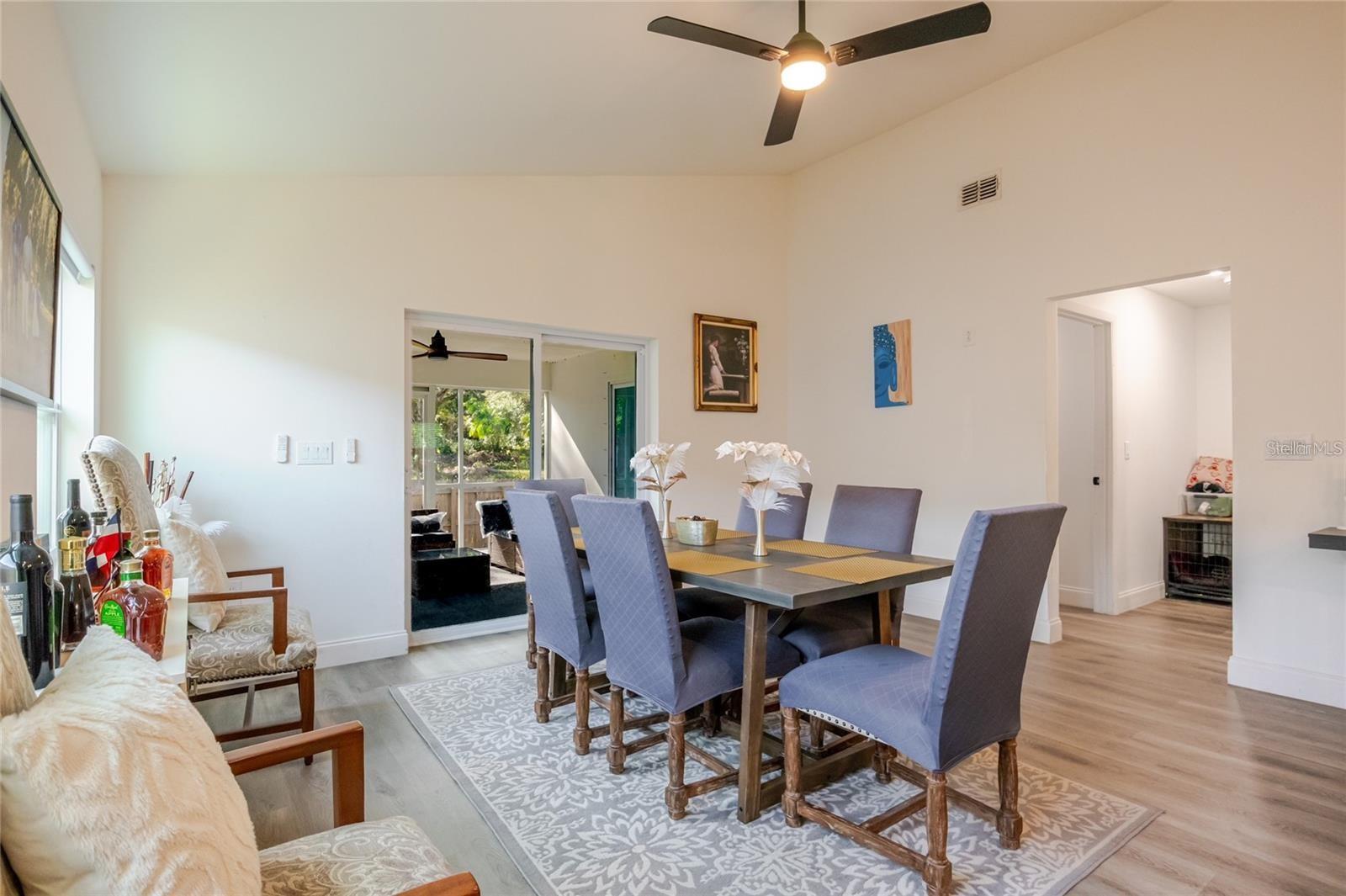 1704 W HANNA AVE — photo 18