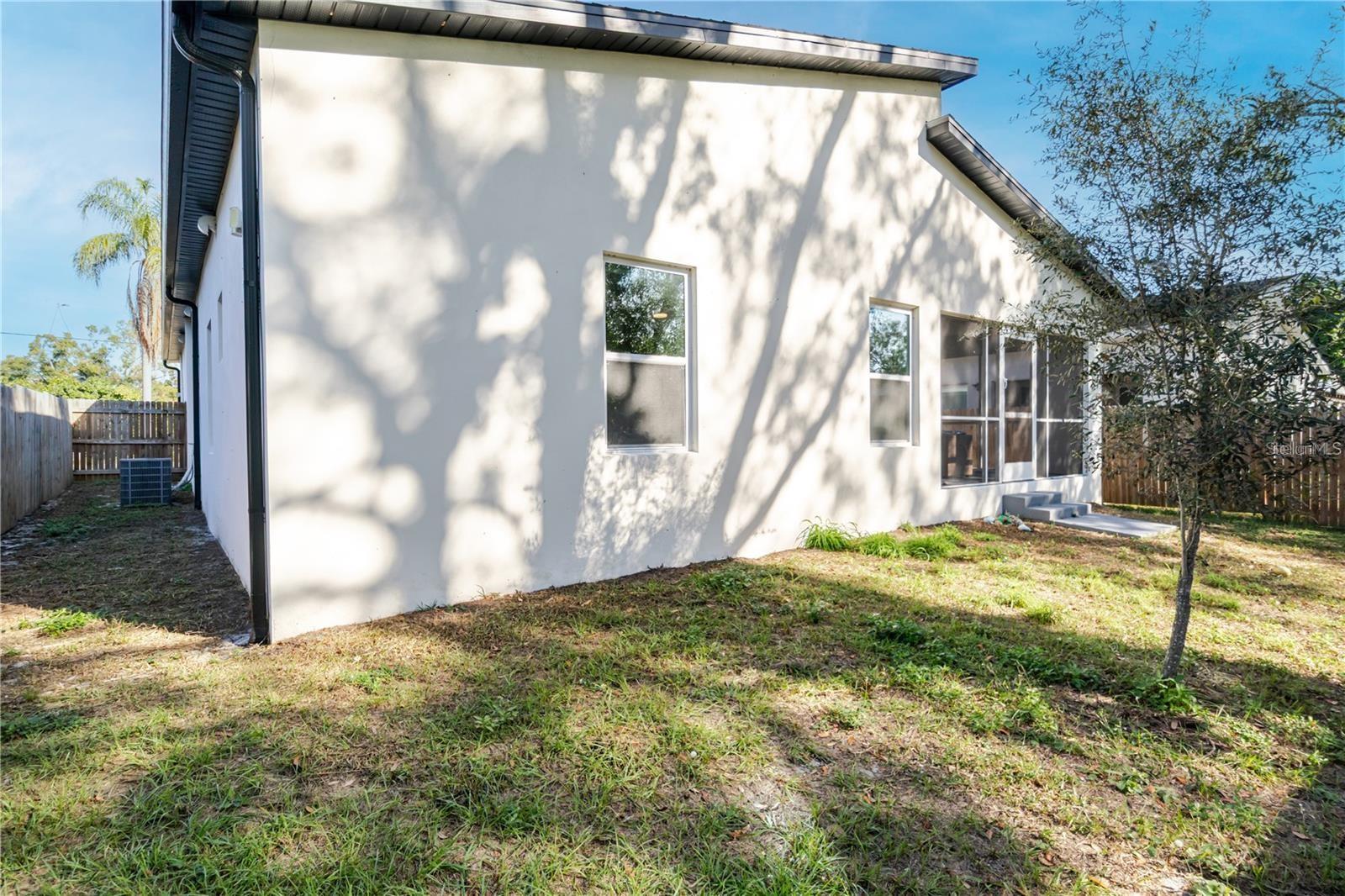 1704 W HANNA AVE — photo 43