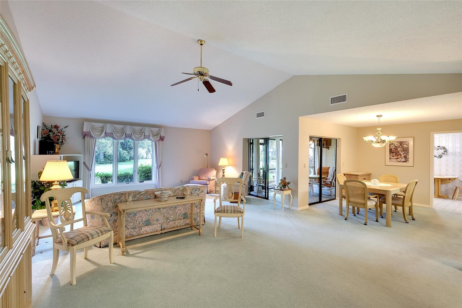 3825 WILSHIRE CIR #1 — photo 4