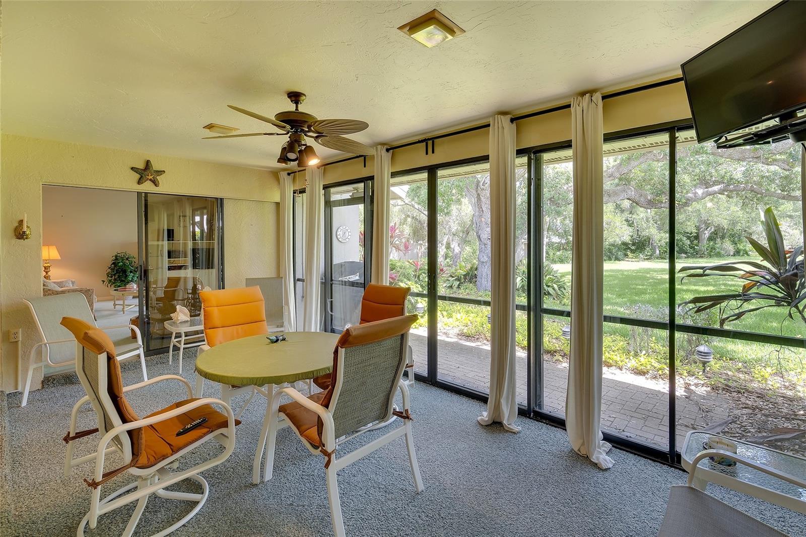 3825 WILSHIRE CIR #1 — photo 24