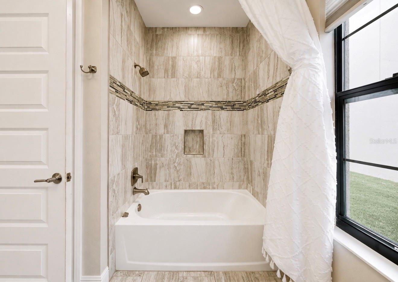 14610 RED CASTLE AVE — photo 46