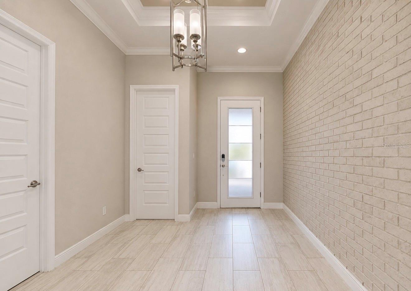 14610 RED CASTLE AVE — photo 7