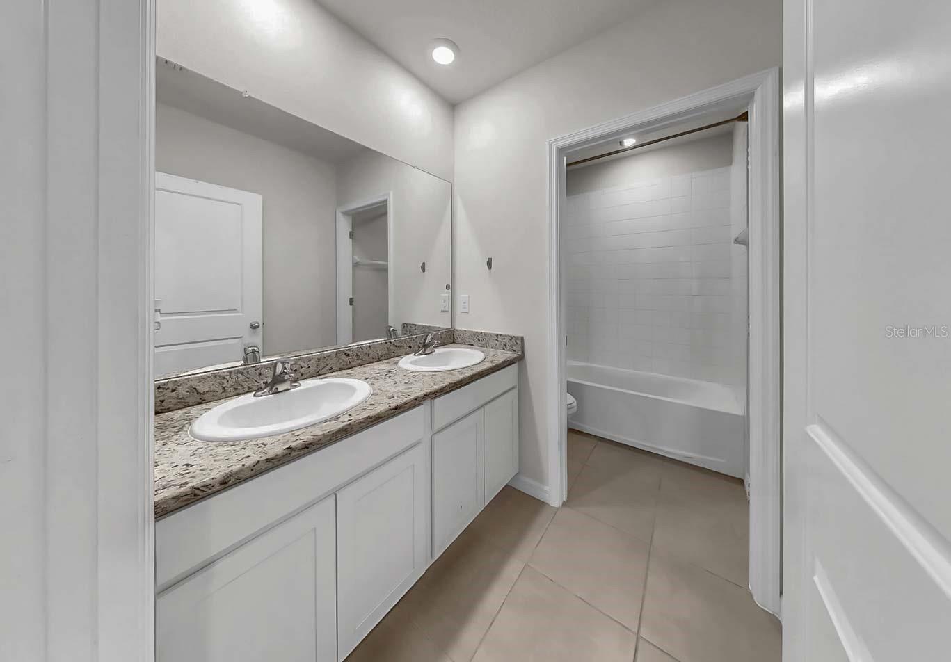 16454 WOODSIDE GLN — photo 37