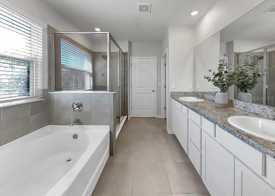 16454 WOODSIDE GLN — photo 31