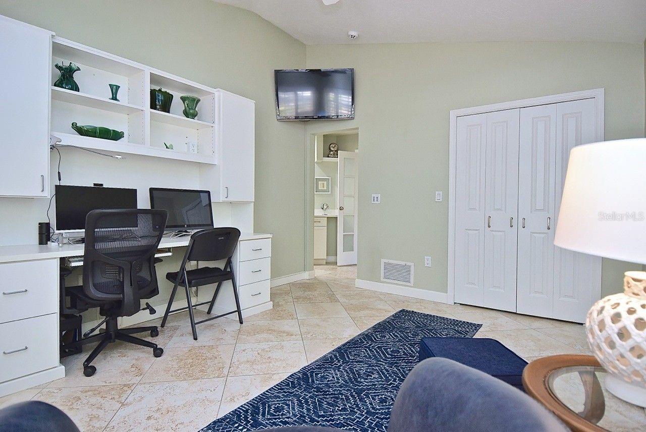 3890 LYNDHURST CT — photo 29