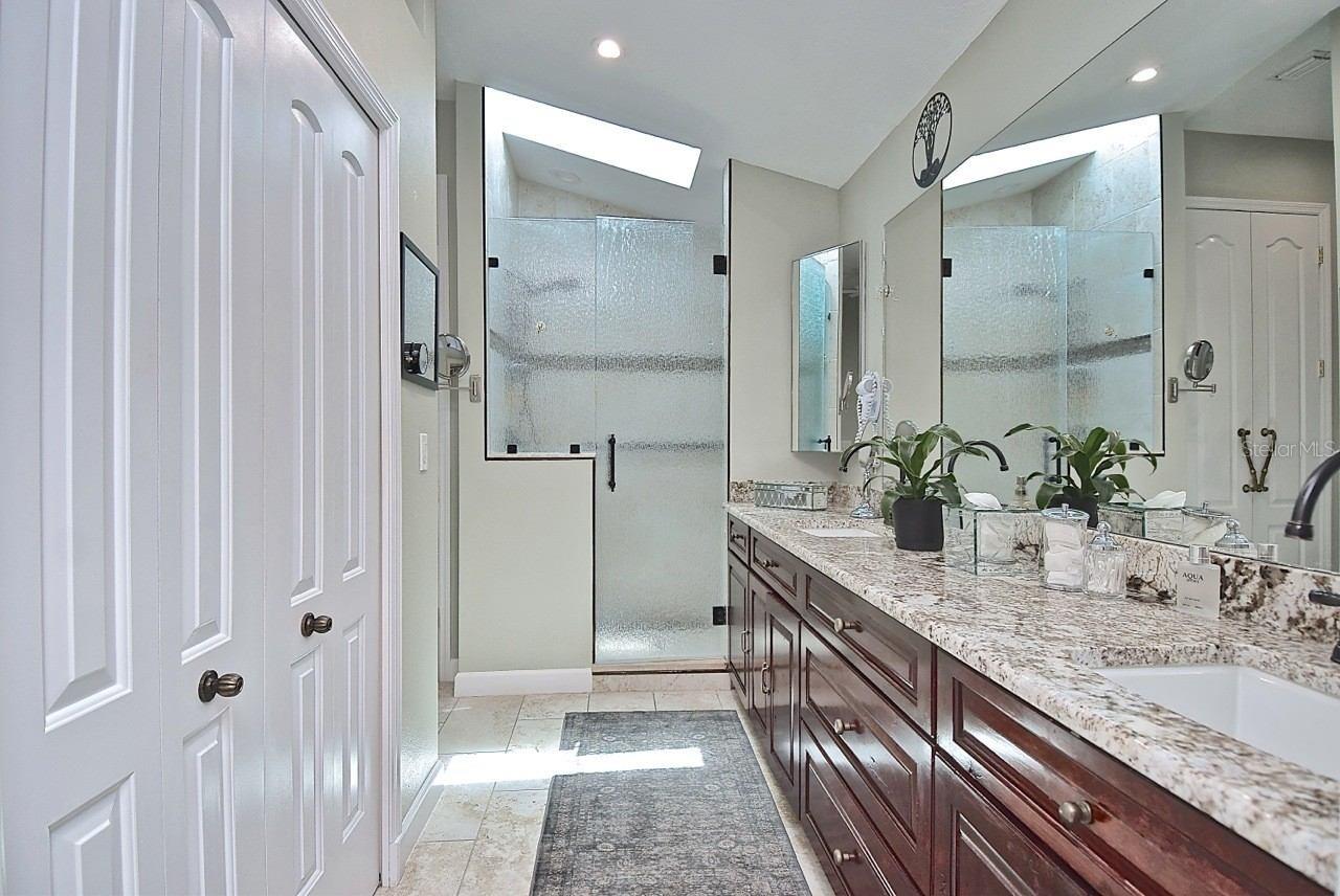 3890 LYNDHURST CT — photo 23