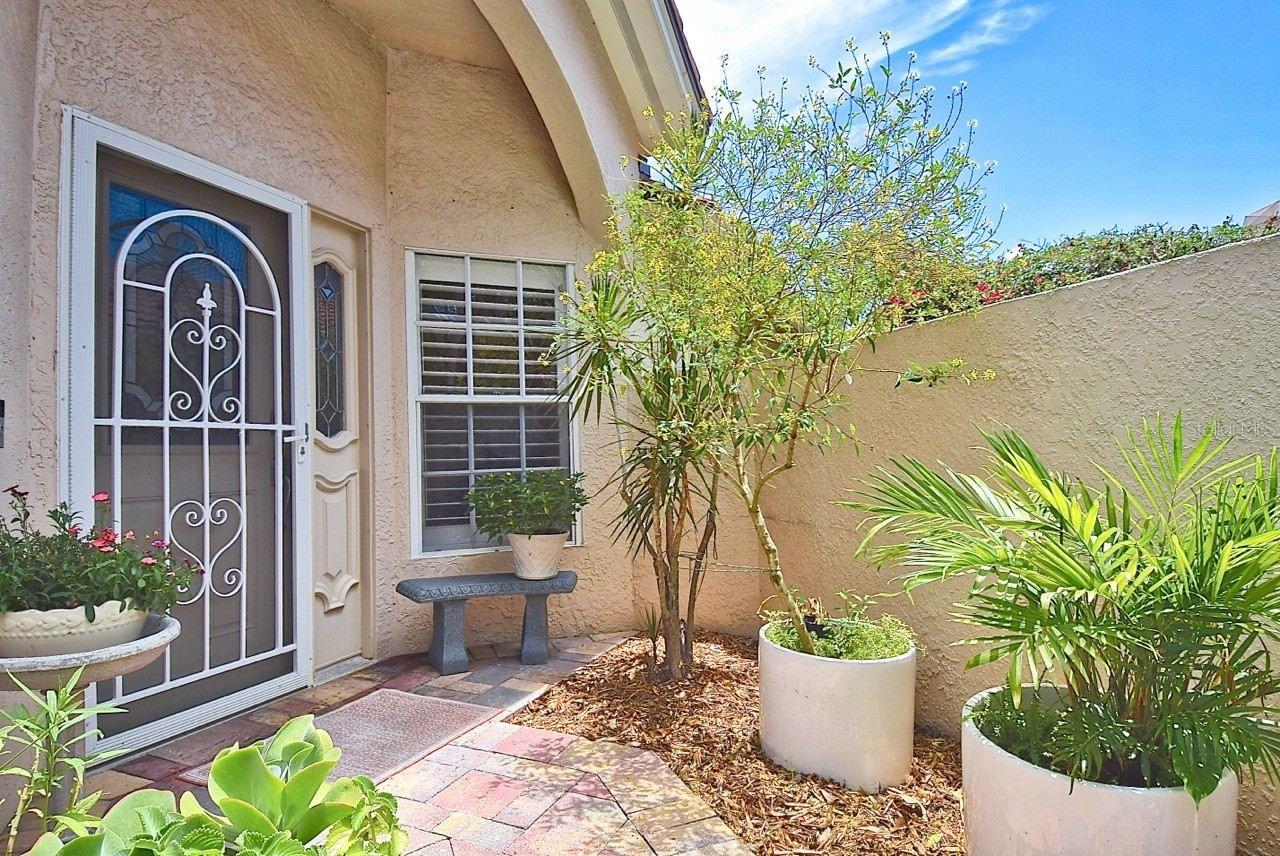 3890 LYNDHURST CT — photo 3