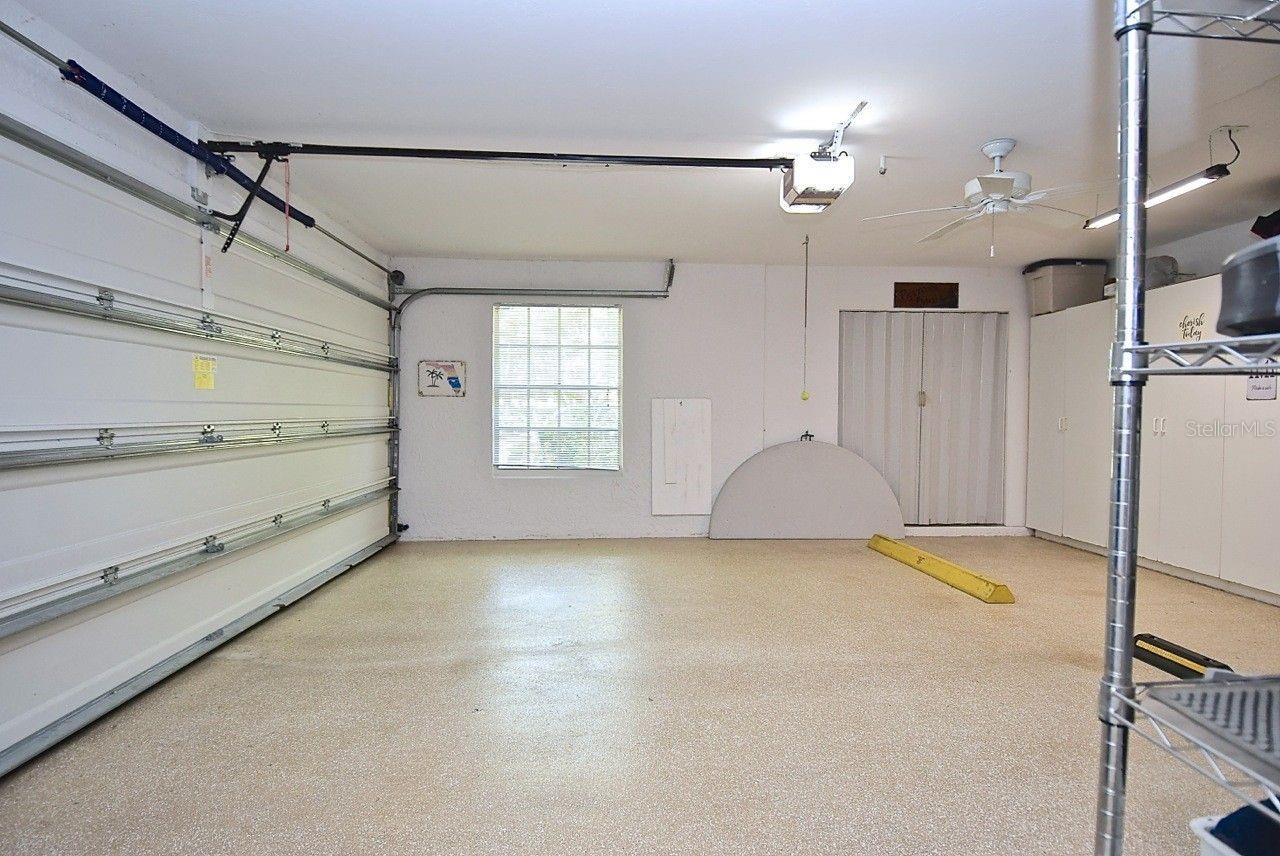 3890 LYNDHURST CT — photo 36