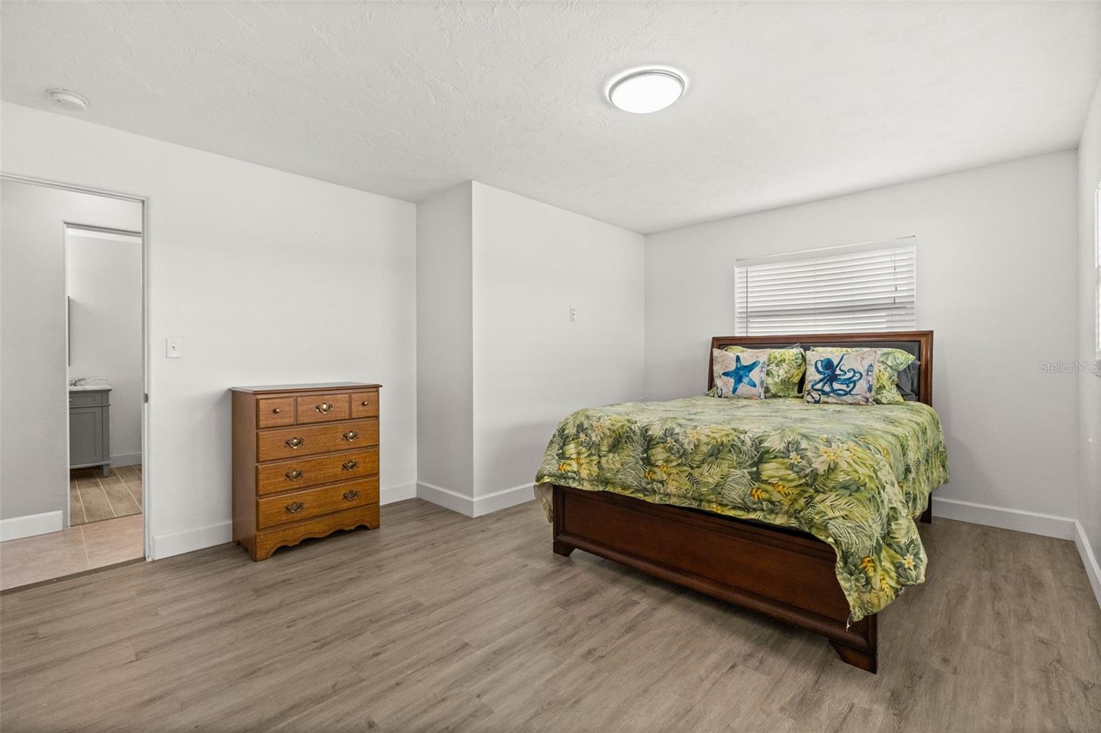 710 116TH AVE — photo 34