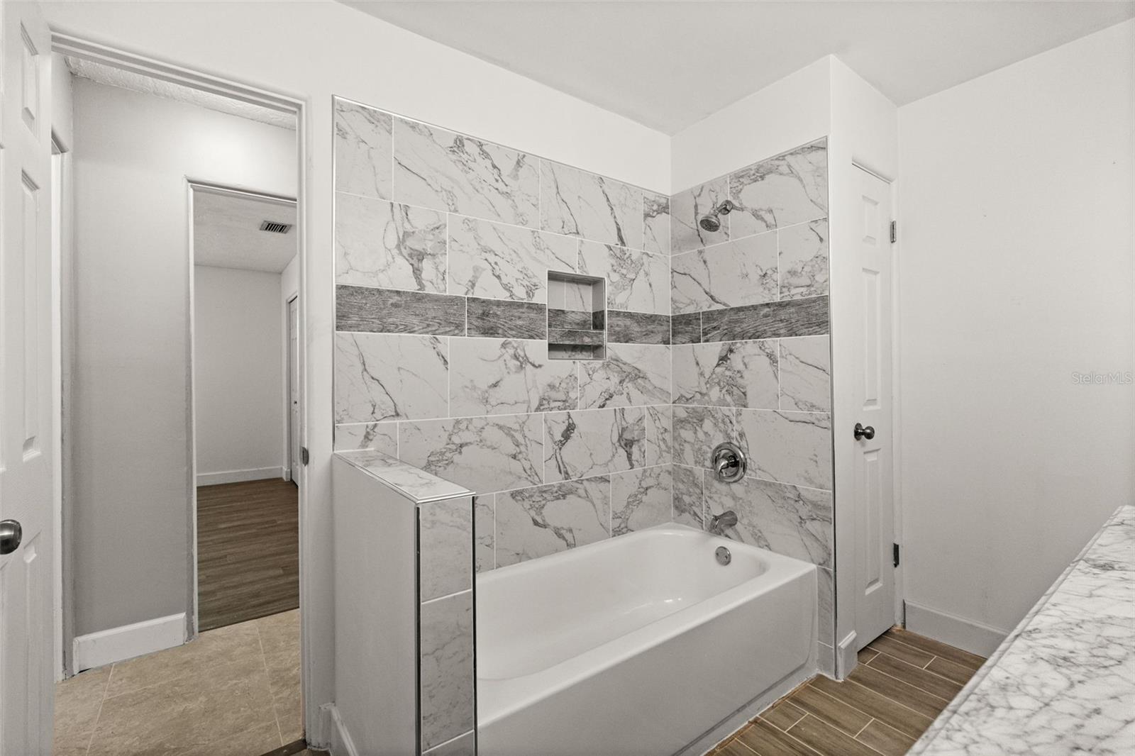 710 116TH AVE — photo 37