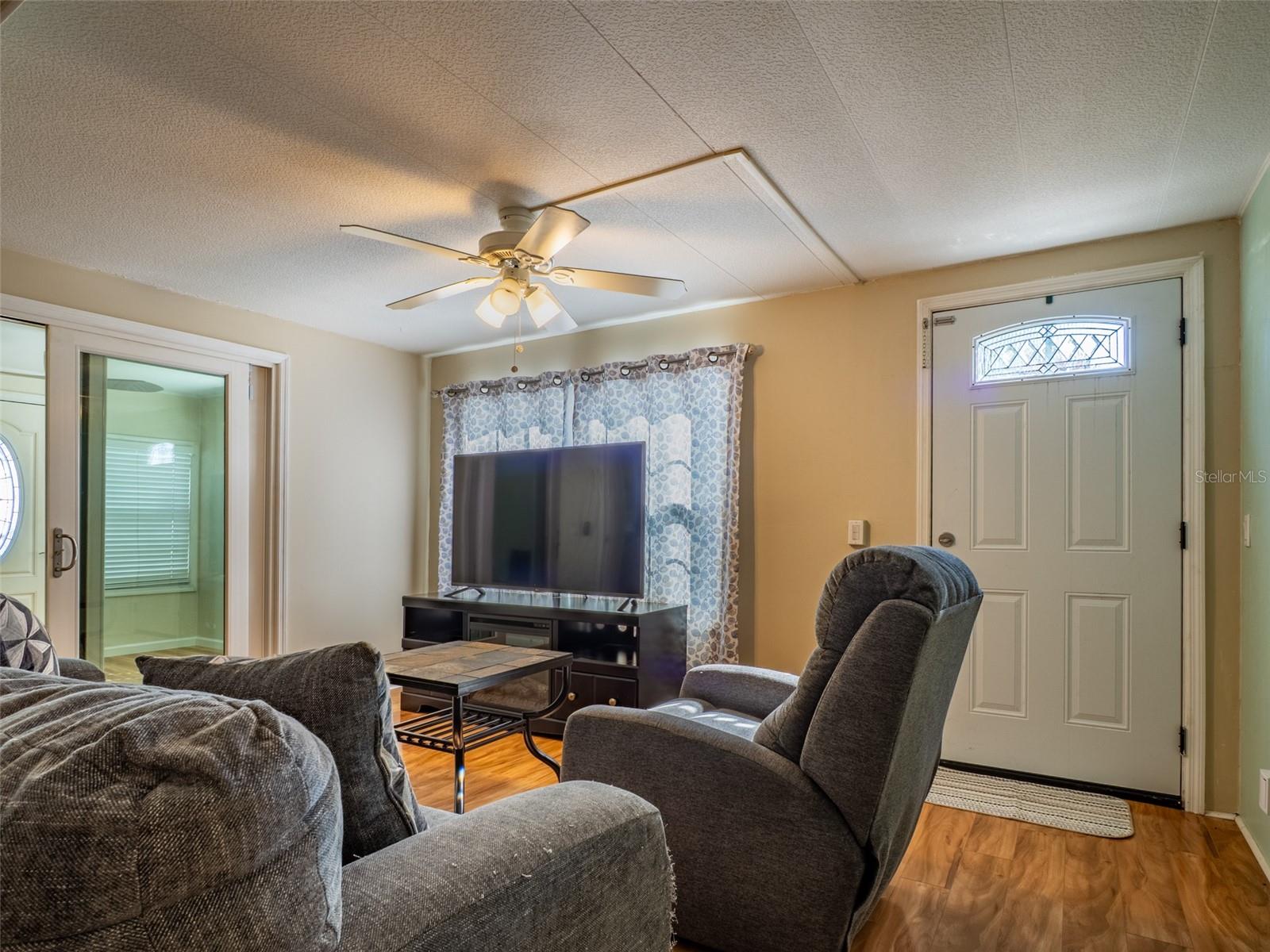 401 DENICE DR #401 — photo 4