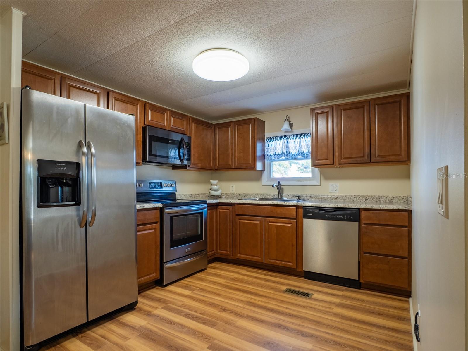 401 DENICE DR #401 — photo 2