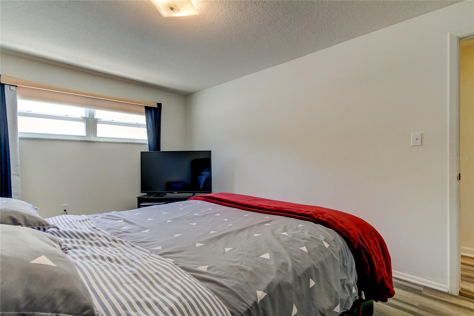 1846 ELMHURST DR — photo 42