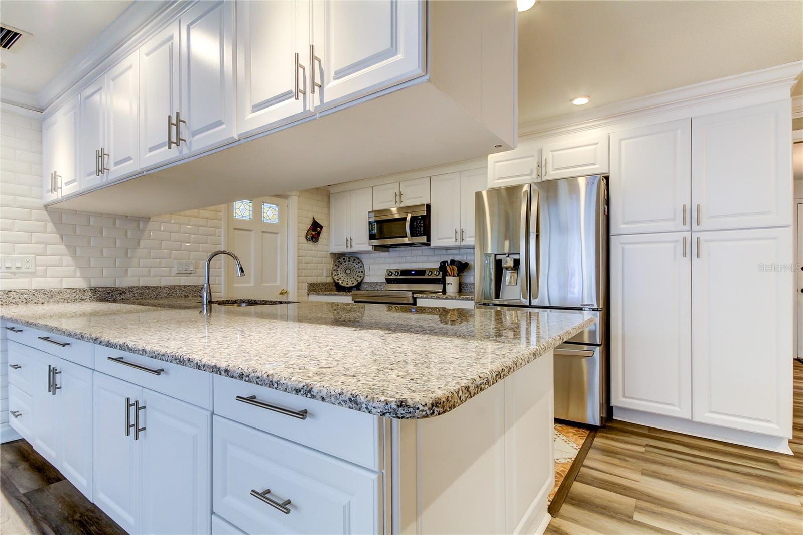 1846 ELMHURST DR — photo 18