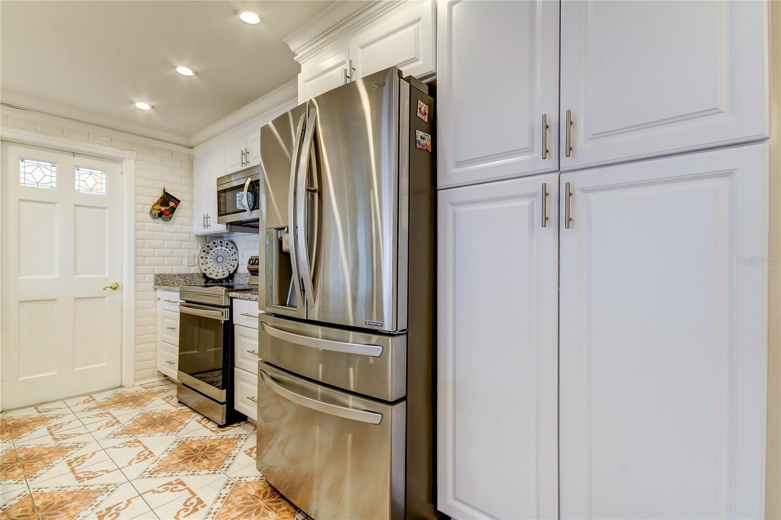 1846 ELMHURST DR — photo 13
