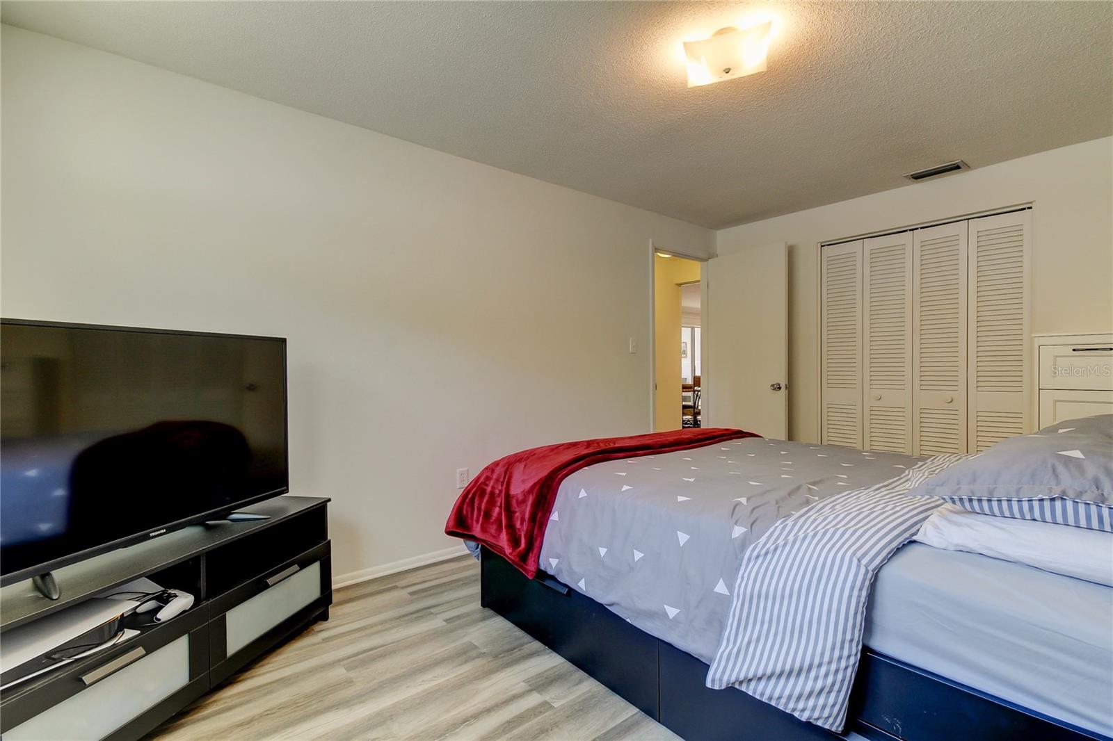 1846 ELMHURST DR — photo 40