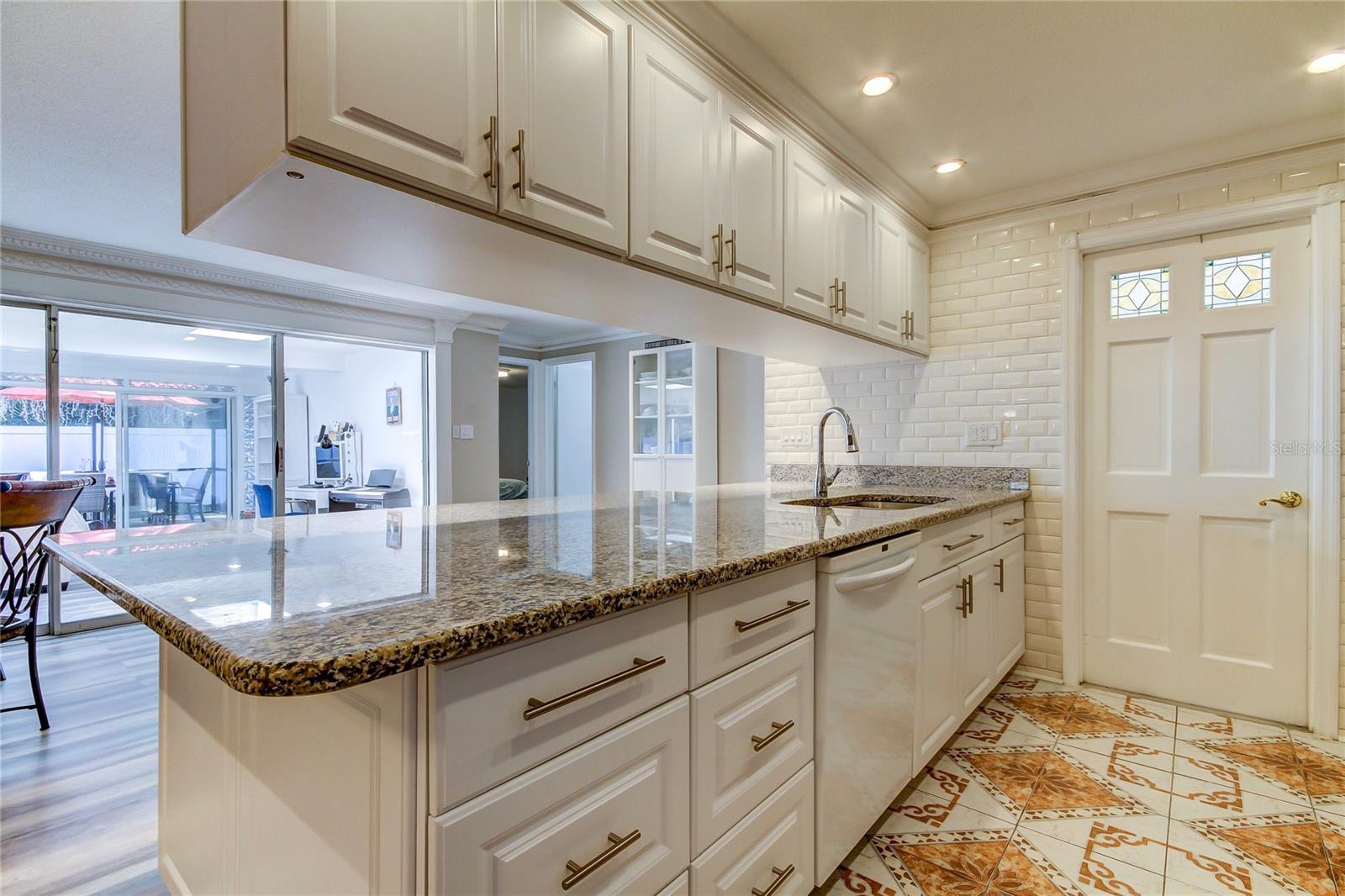 1846 ELMHURST DR — photo 17