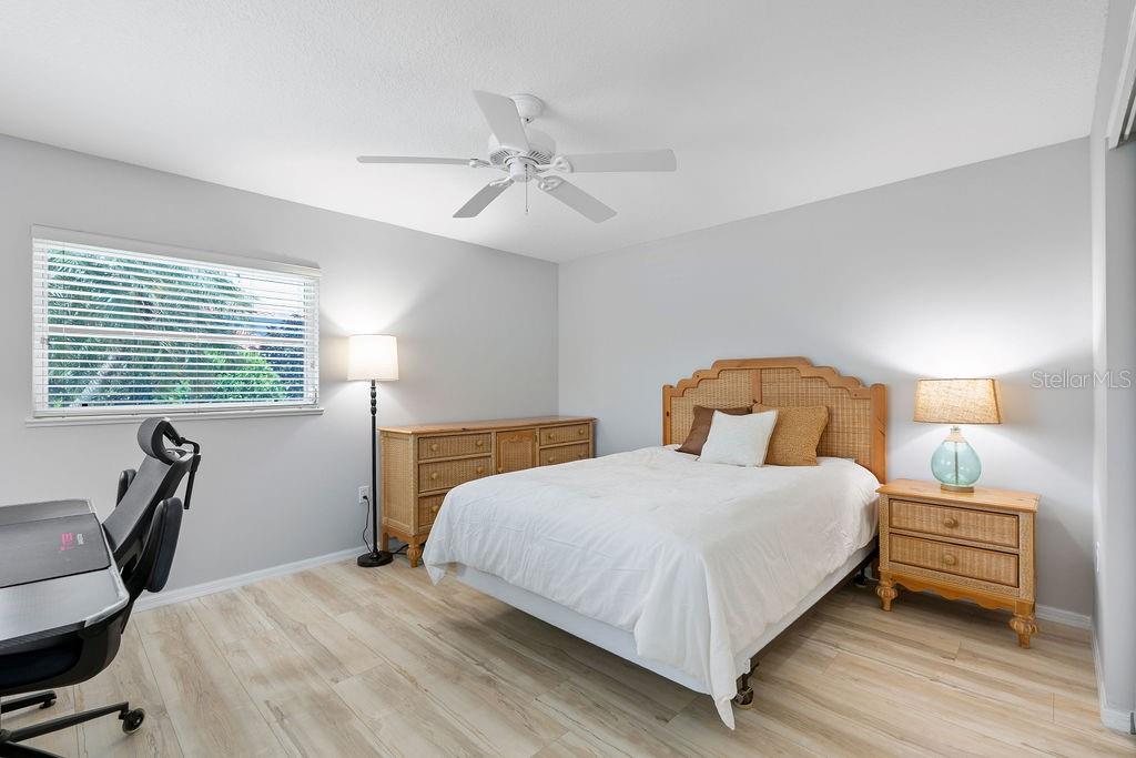 1543 WATERFORD DR — photo 28