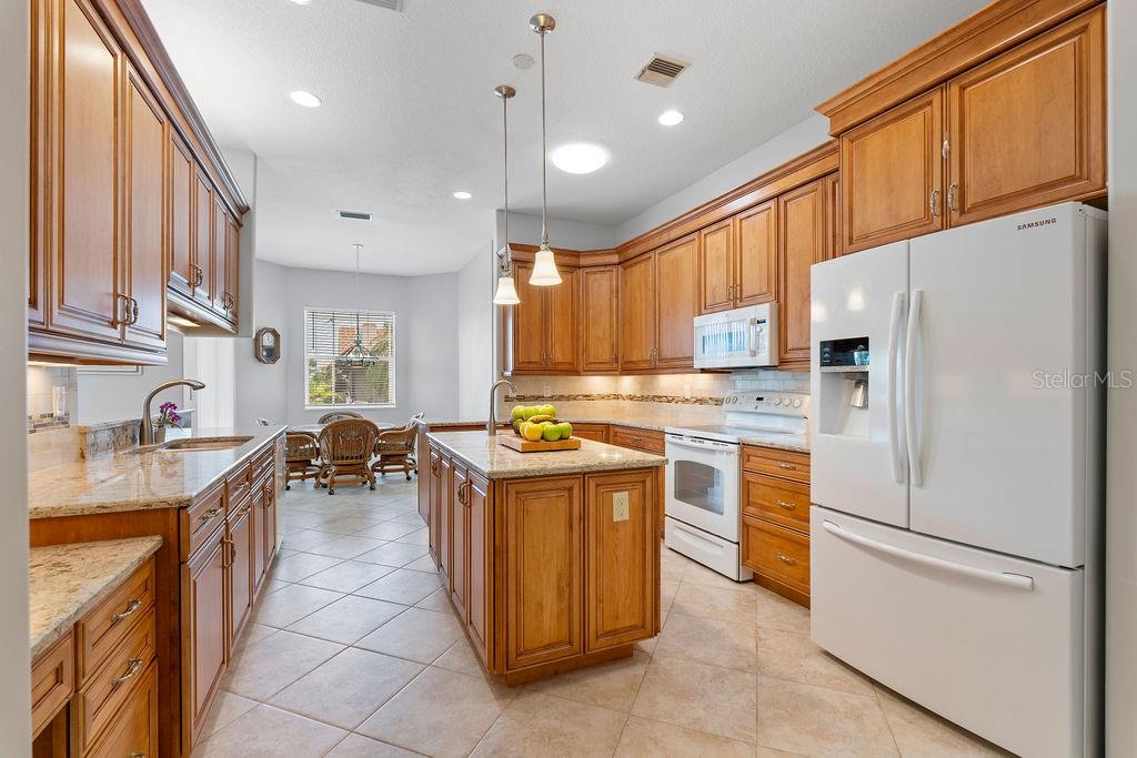 1543 WATERFORD DR — photo 19