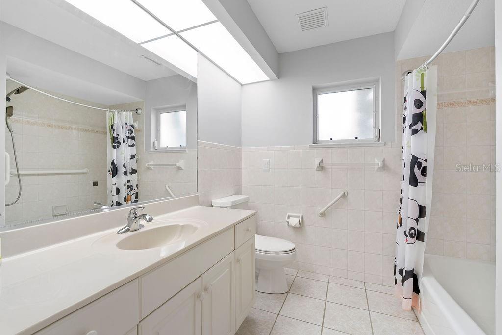 1543 WATERFORD DR — photo 33