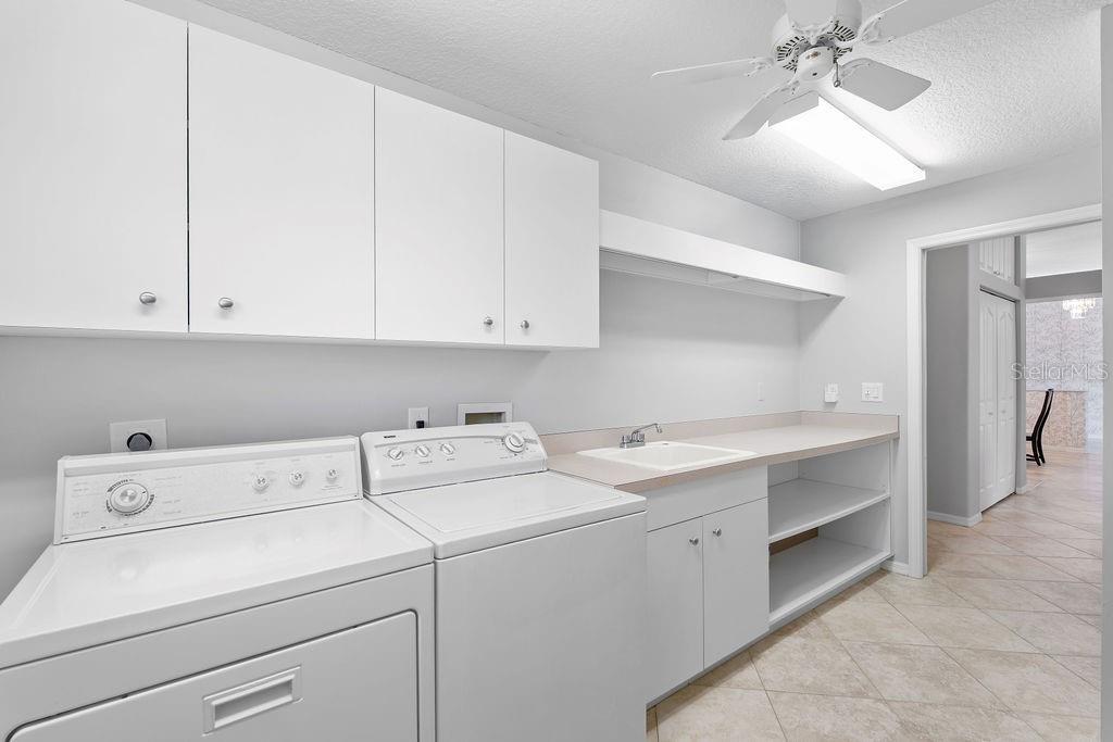 1543 WATERFORD DR — photo 34