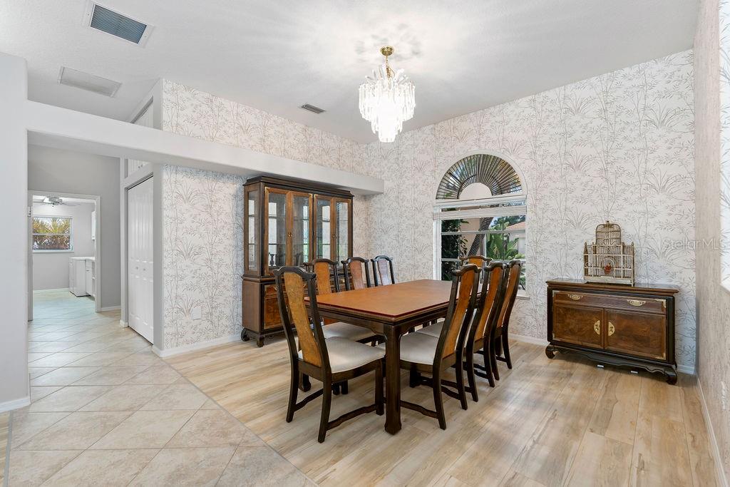 1543 WATERFORD DR — photo 15